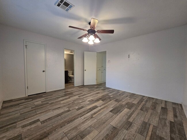 Building Photo - 4 bedroom 2 bath home in Seminole!