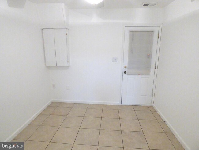 Building Photo - 10193 Farragut Ct