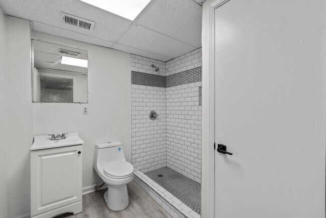 Building Photo - 246 Barbara Ln