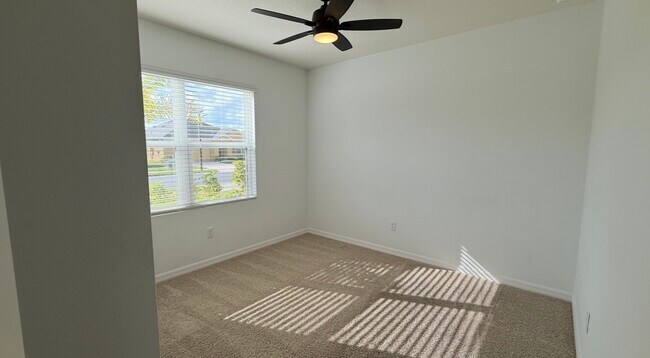 Building Photo - 1145 Valley View Ave