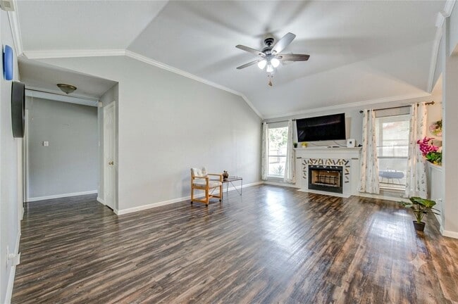 Building Photo - 7302 Greenwood Point Dr