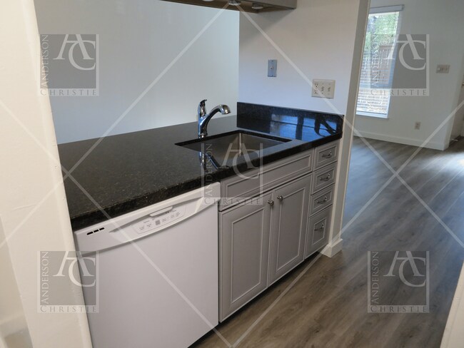 Building Photo - 204 Castillion Terrace