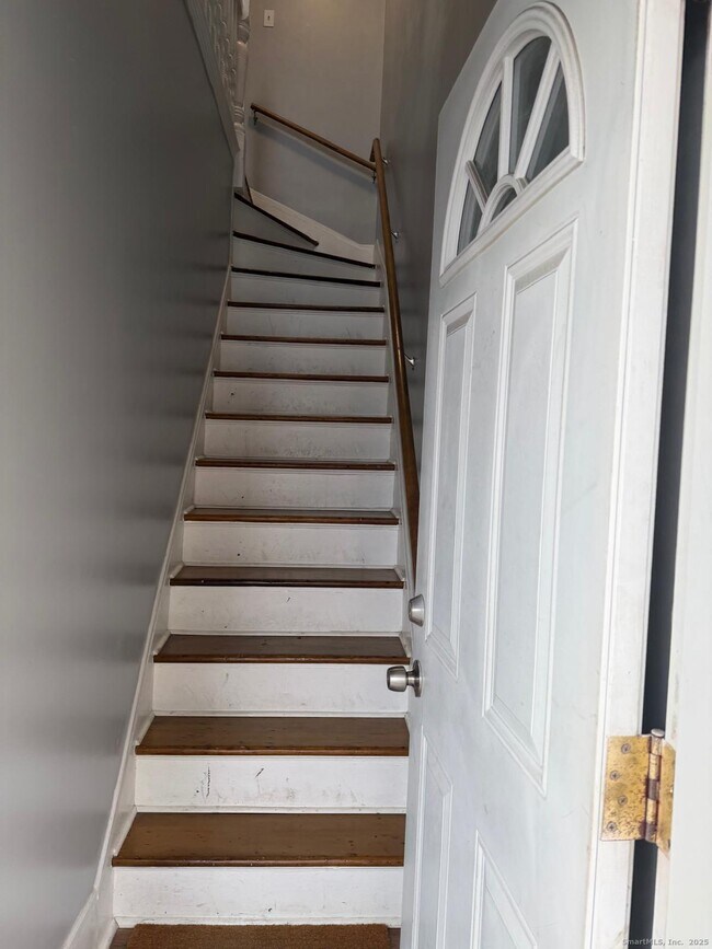 Building Photo - 99 Wallace St