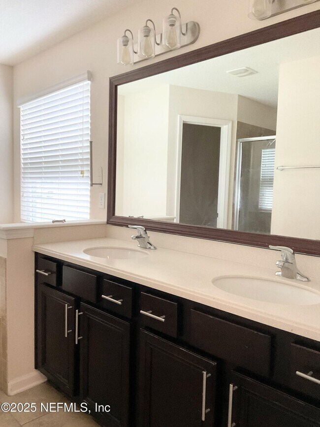 Building Photo - 8253 Golden Bamboo Dr
