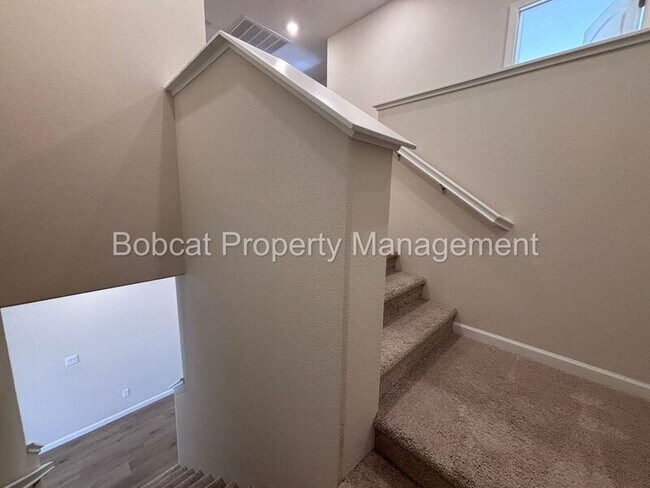 Building Photo - 852 Furlong Dr