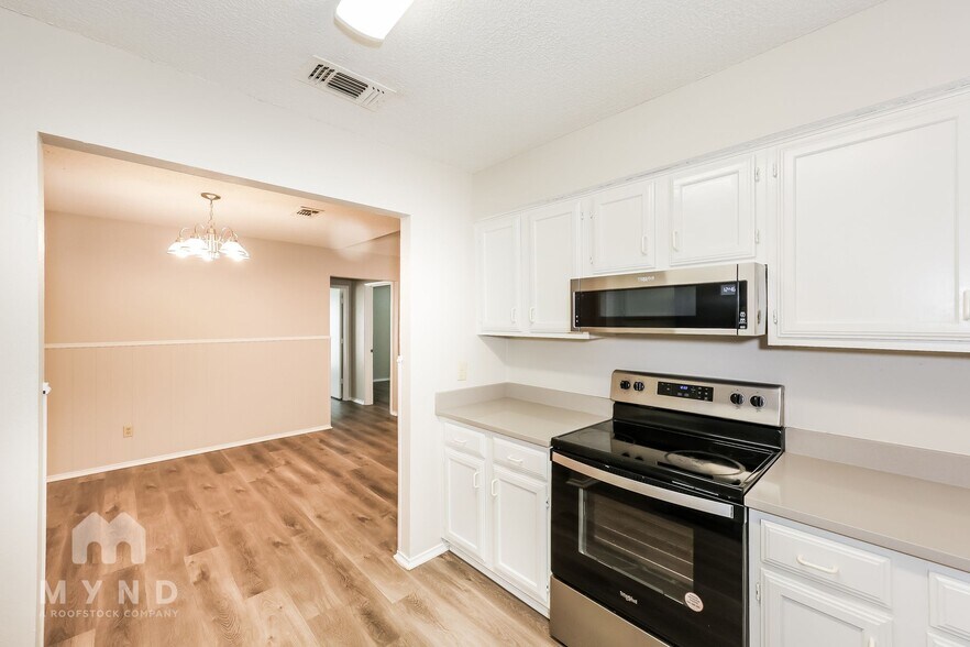 Building Photo - 4303 Gentle Springs Dr