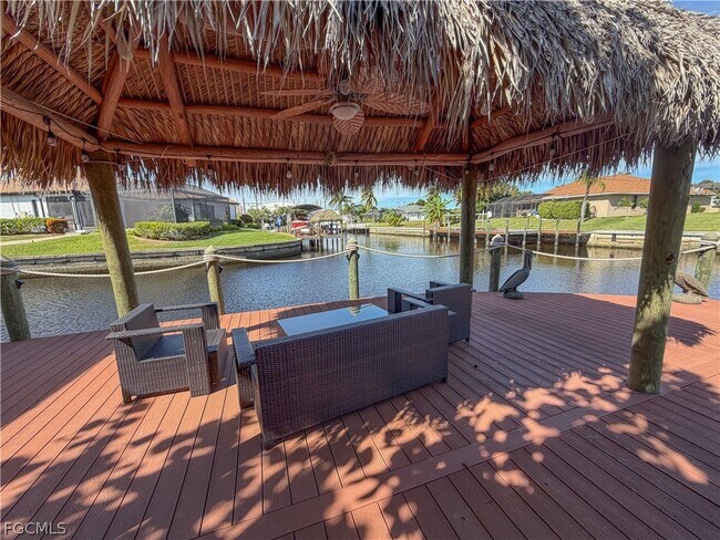 Building Photo - 2501 SE 19th Pl