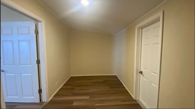 Building Photo - Remodeled 2 Bedroom 1 Bath Home, Great Location and Private!!