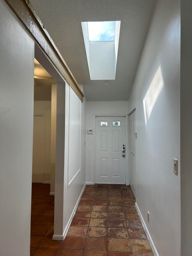 Building Photo - 22682 Vistawood Way