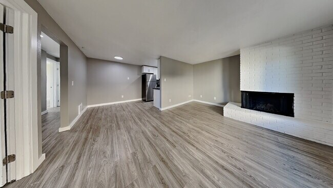 Building Photo - 1105 S Woodlawn St