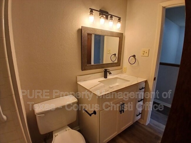 Building Photo - 5001 Middlecoff Cir