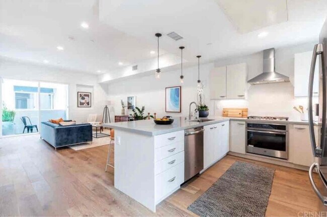 Building Photo - 4829 Craner Ave