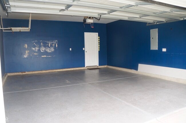 Building Photo - 3177 Underwood Dr