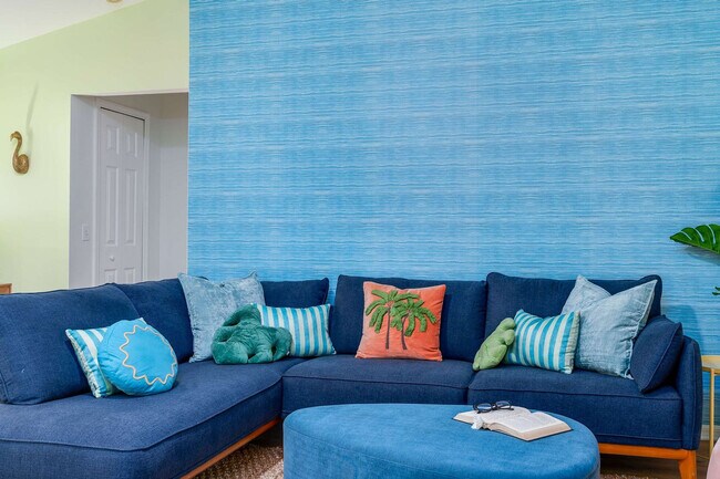 Building Photo - 1136 9th Square