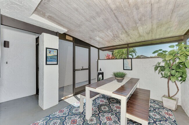 Building Photo - Welcome to your Heatherwood Heaven