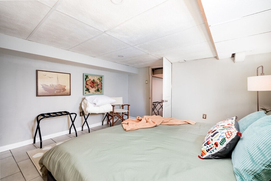 Building Photo - 5336 Northrup Ave