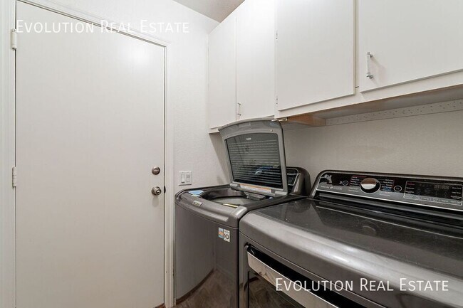 Building Photo - 14405 S 46th St.