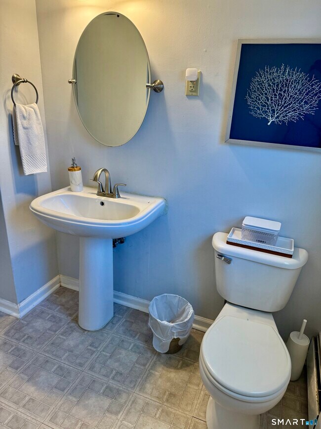 Building Photo - 177 Montowese Ave