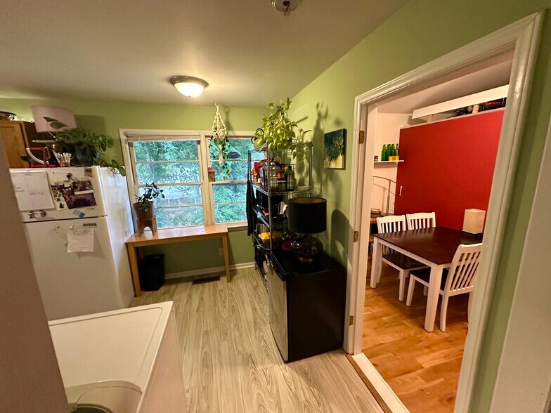 Building Photo - 502 Whitaker Street