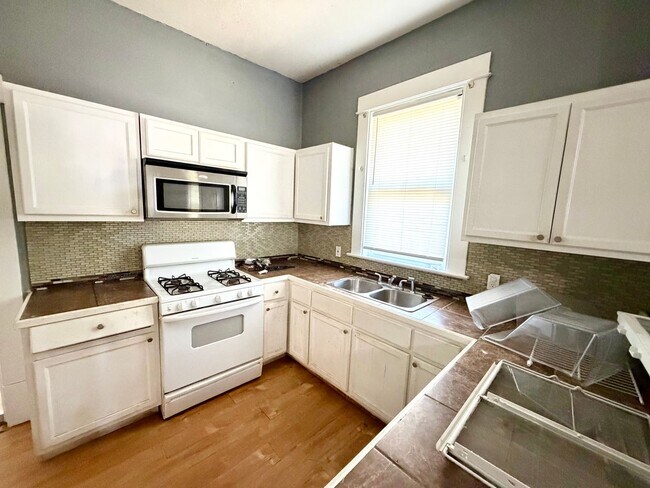 Building Photo - 613 Garland Ave