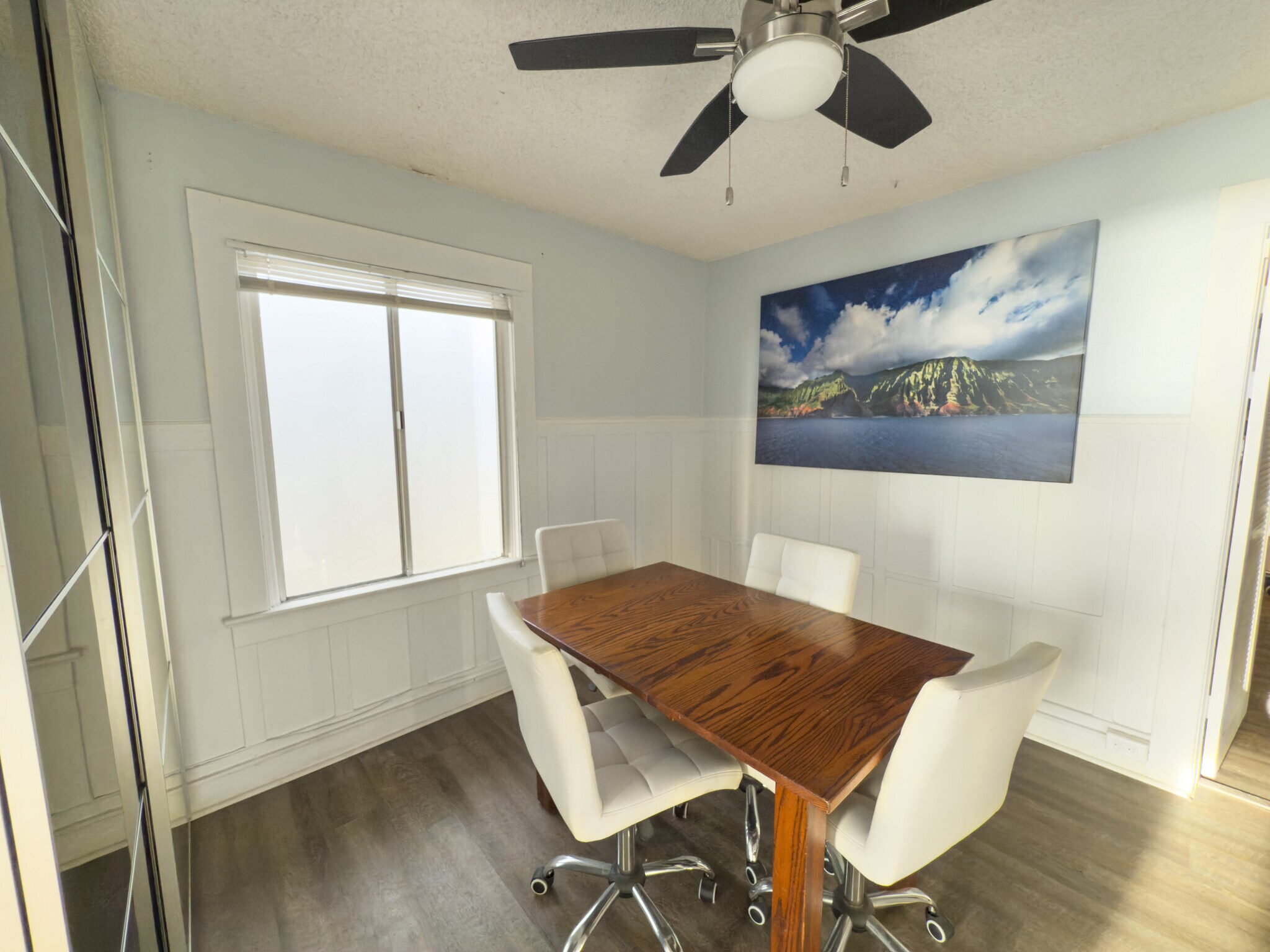 Building Photo - 114 The Strand