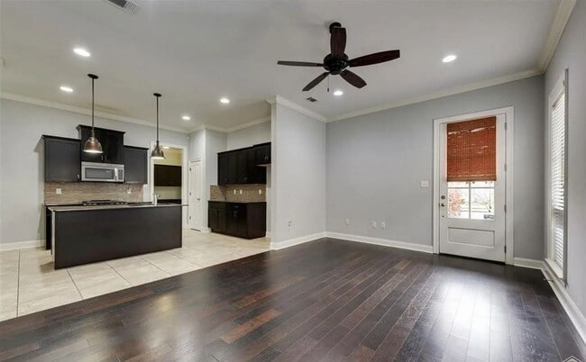 Building Photo - 7853 Seville Ct