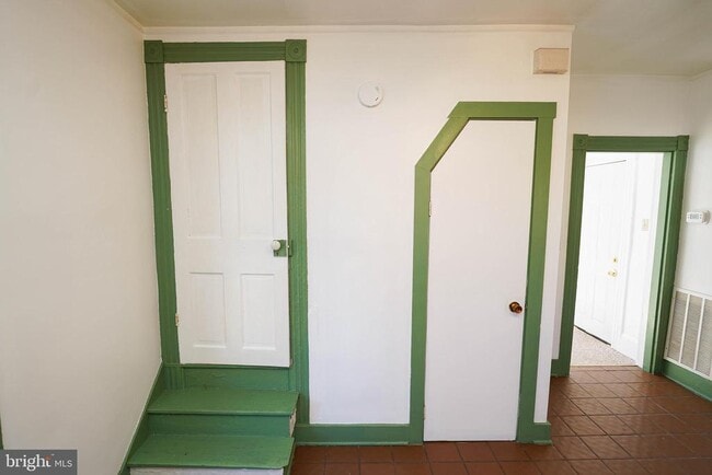 Building Photo - 415 E East St