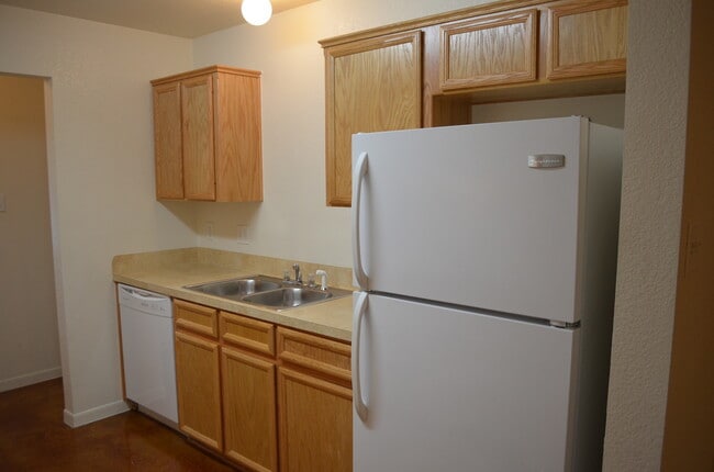 Building Photo - 318 Elbert Ln
