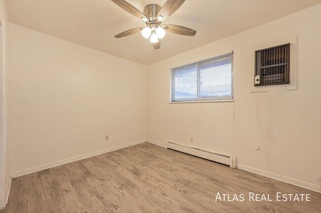 Building Photo - 681 Fraser St