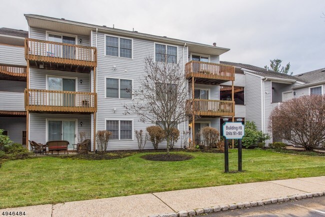 Building Photo - 176 Stonyridge Dr