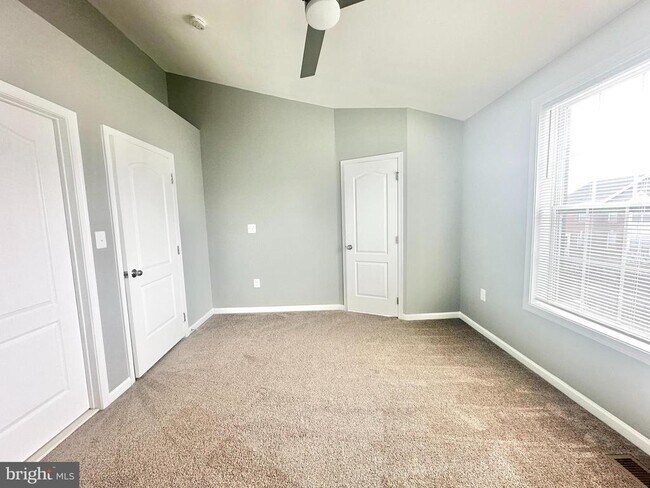 Building Photo - 43158 Whelplehill Terrace