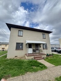 Building Photo - 327 1/2 2nd Ave