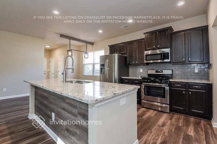 Building Photo - 657 Sunflower Dr