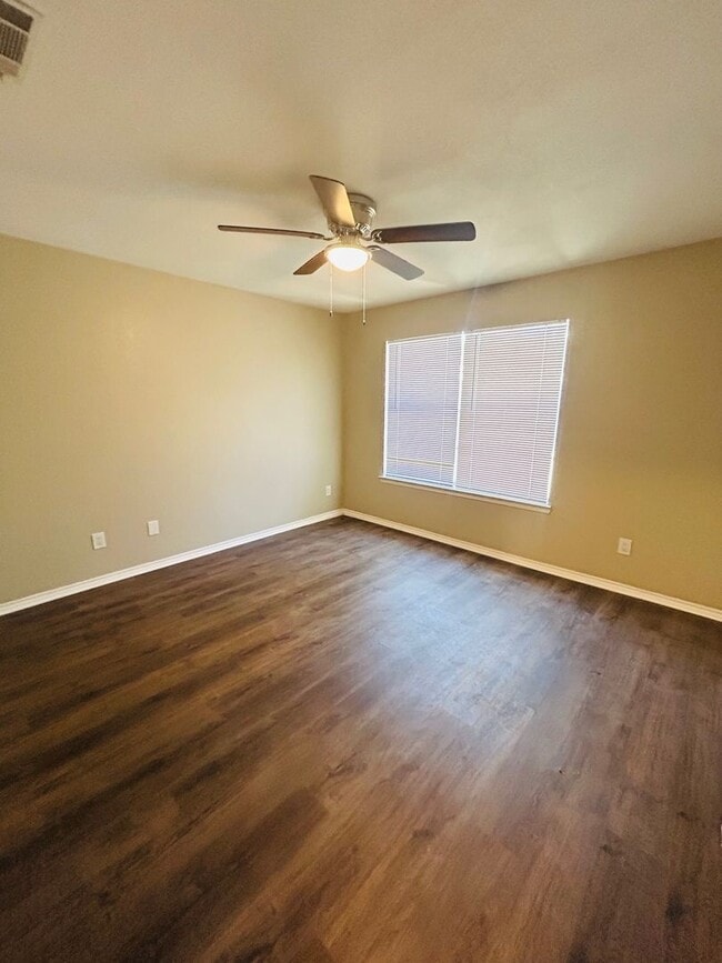 Building Photo - 3309 Alta Vista Dr