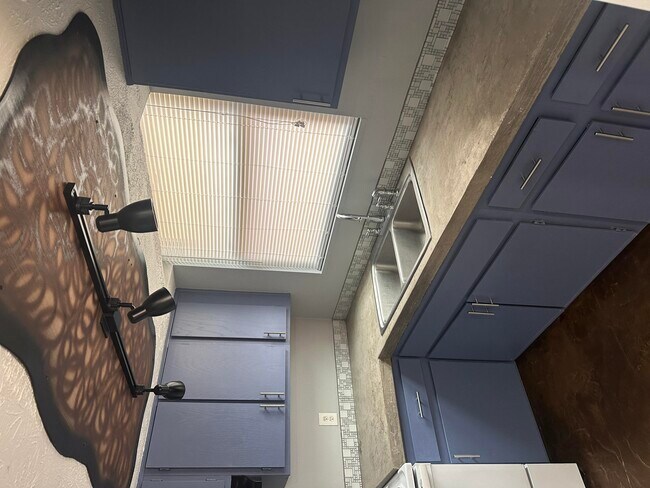 Building Photo - 705 Wilkinson Blvd