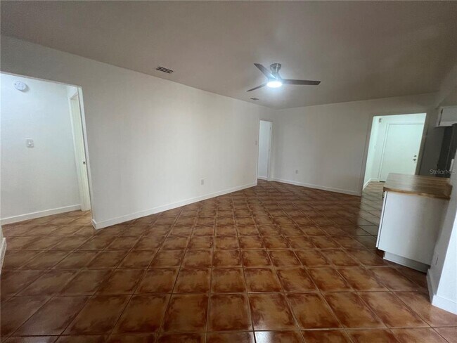 Building Photo - 21371 Knollwood Ave
