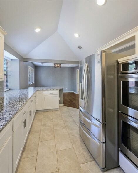 Building Photo - 2412 Ables Dr