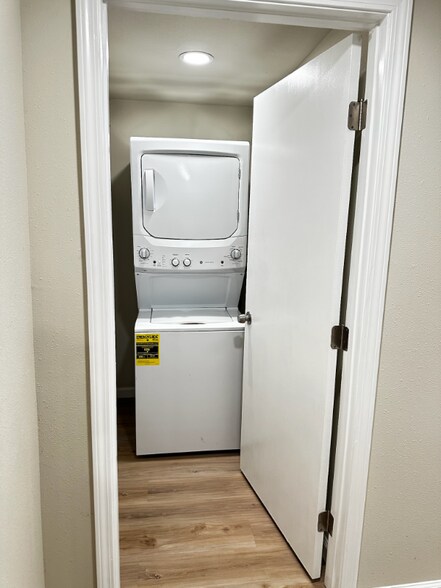 Building Photo - 4306 Earl Blvd