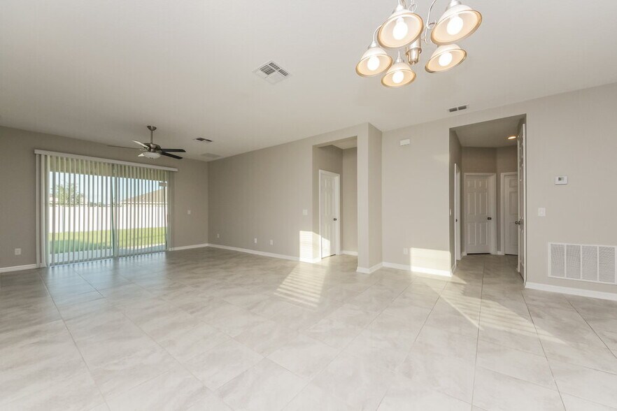 Building Photo - 2743 Creekmore Ct