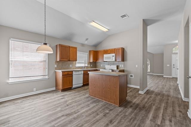 Building Photo - 561 Golden Creek Dr