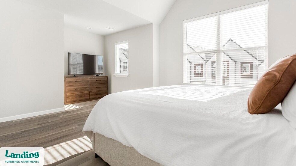 Building Photo - 3401 Redbud Ln