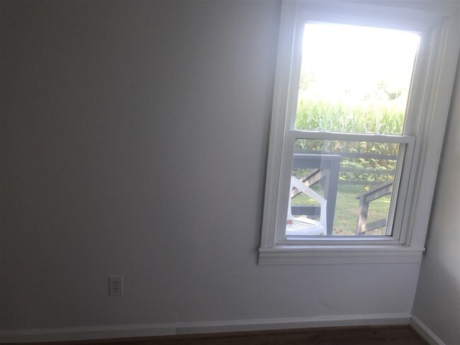 Building Photo - 83 Whitlock Rd