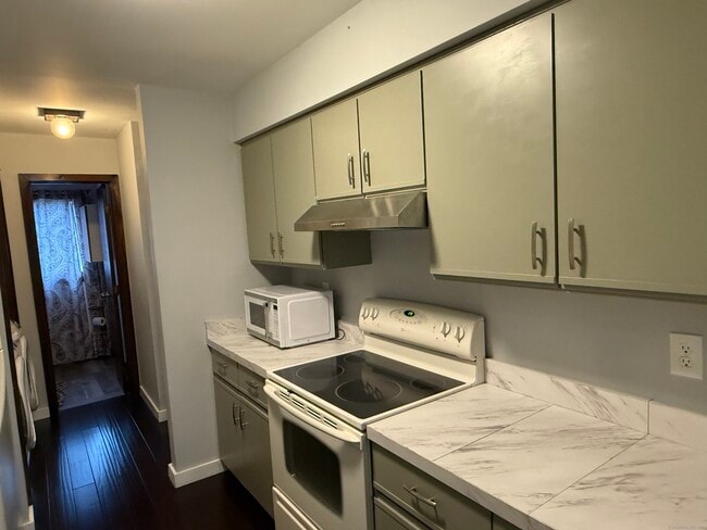 Building Photo - 7 Twin Oaks