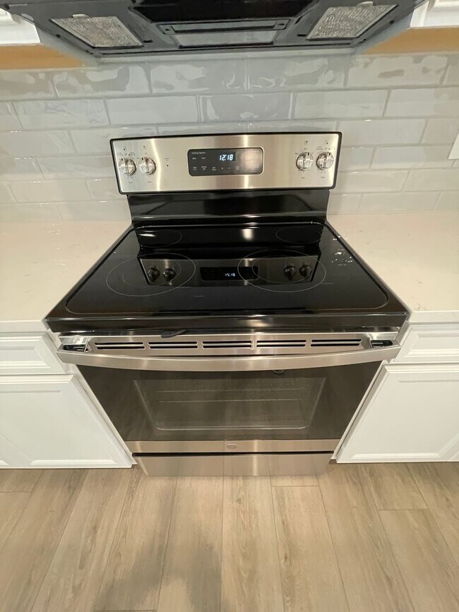 Building Photo - Brand  New!!!! 3 bedroom Townhome 2.5 Bath near Furman University !!!