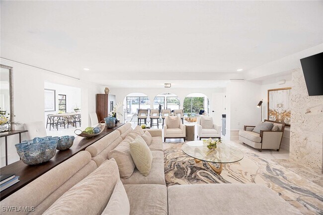Building Photo - 4455 Gordon Dr