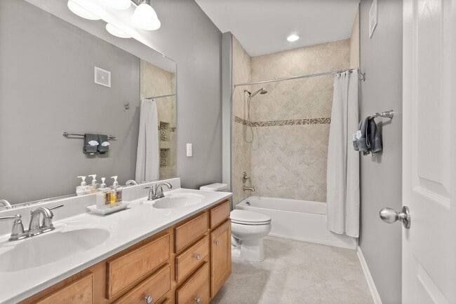 Building Photo - 9502 Lee Ct