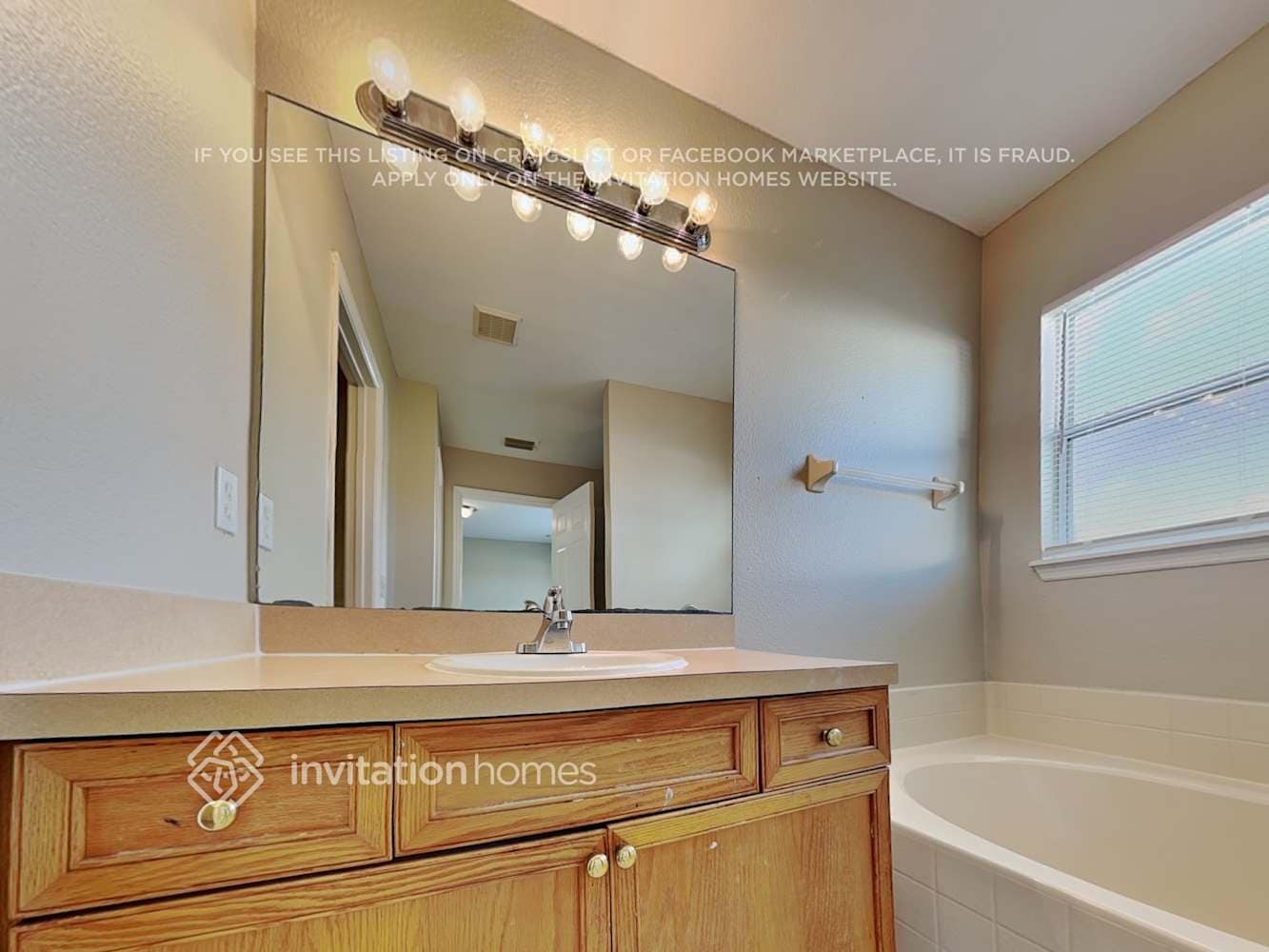 Building Photo - 530 Peace Dr