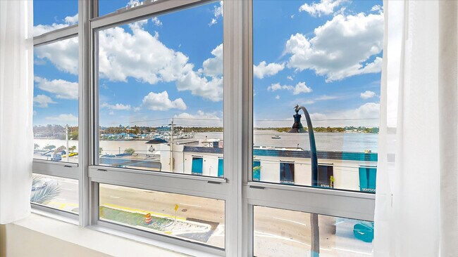 Building Photo - 777 N Ocean Dr