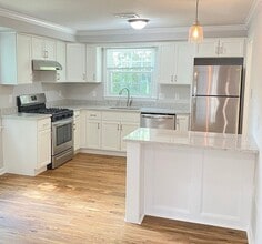 Building Photo - 344 Neponset St