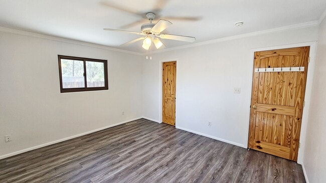 Building Photo - Beautiful 3 Bed, 2 Bath with a Bonus Room and Large Yard!